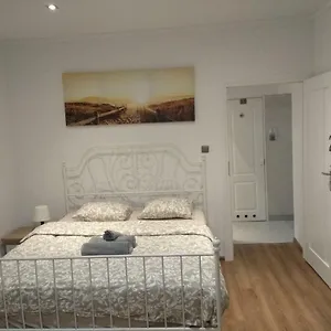 https://moderncozy-rooms.poznan-hotels.com